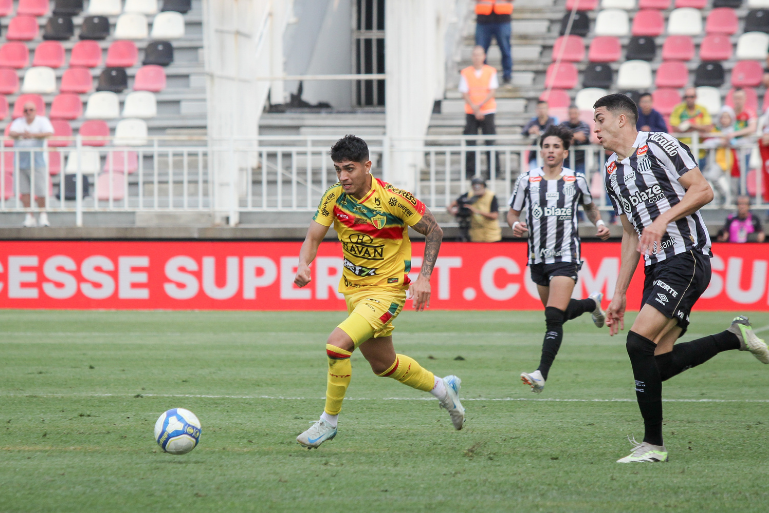 Brusque perde para o Santos em jogo da Série B na Arena Joinville