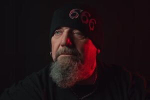 Morre Paul Di’Anno, ex-vocalista do Iron Maiden, aos 66 anos