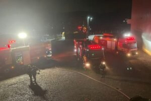 Incêndio em fábrica de brinquedos mobiliza os bombeiros no Alto Vale do Itajaí