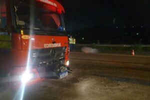 Pedestre morre após ser atropelada por caminhão, em Blumenau (SC)