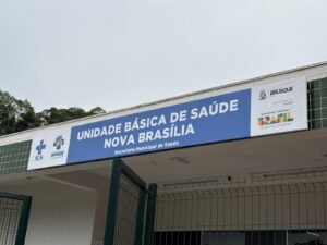 UBSs de Brusque recebem novas placas de identificação