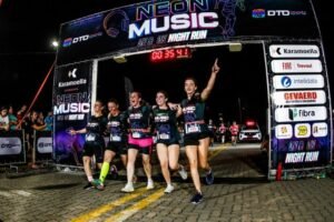 Neon Music Night Run transforma Brusque em palco de cores e energia