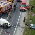 VÍDEO: Grave acidente mobiliza equipes de resgate e helicóptero Arcanjo na Rodovia Ivo Silveira, em Gaspar