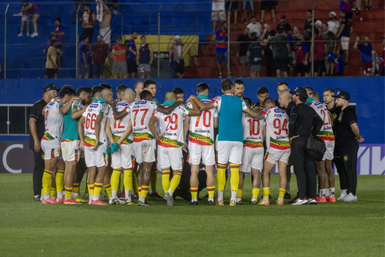 Brusque FC relaciona atletas da base em estreia no Catarinense