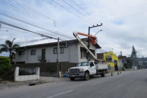 Diversas ruas de Brusque recebem nova iluminação em LED