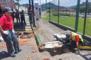 Homem fica preso em galeria pluvial e é resgatado pelos bombeiros em Blumenau