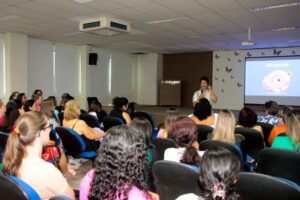 Saúde mental e bem-estar das trabalhadoras em pauta no Encontro do Dia da Mulher do Sintrivest