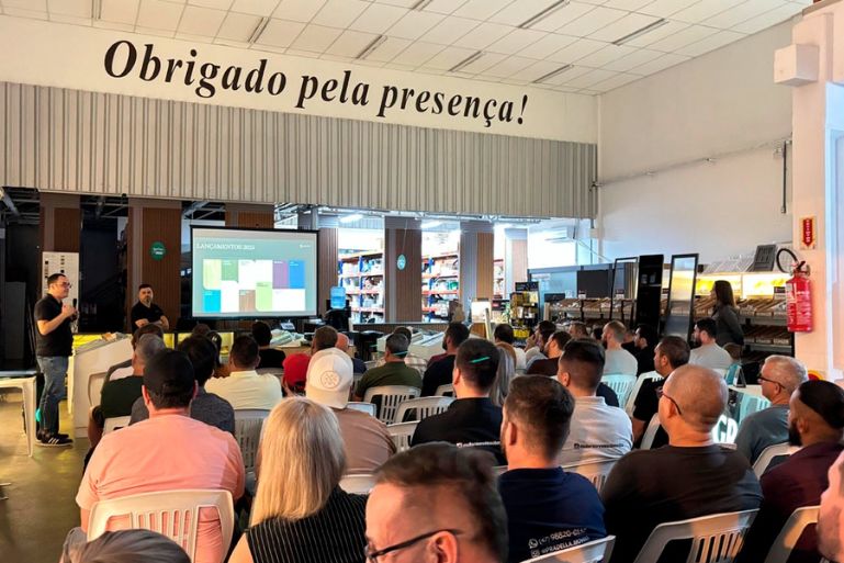 Evento marca retomada do Núcleo dos Moveleiros da ACIBr com apresentação das tendências do setor