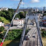 Ponte Estaiada passa por processo de limpeza