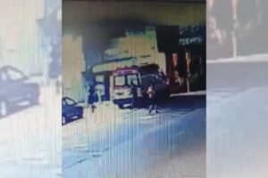 VÍDEO: Homem furta ambulância do Samu em posto de combustível em Joinville; veículo foi recuperado com danos