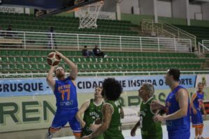 Terceira rodada do Municipal de Basquete agita a Arena Brusque nesta segunda-feira (24)