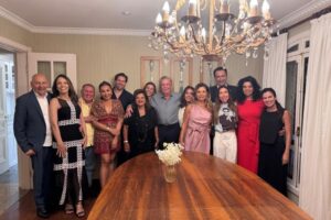 Luciano Hang participa de jantar com a família Abravanel em São Paulo