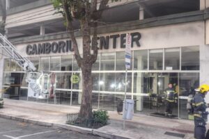 INCÊNDIO: Mulher é resgatada após fumaça tomar conta de centro comercial em BC