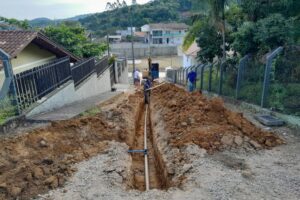Samae inicia substituição de tubulação na Rua Ana Knihs, em Águas Claras