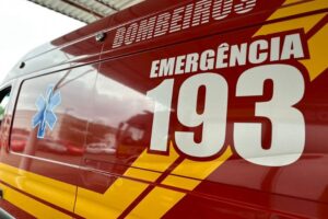 Acidente de trânsito no Limoeiro deixa motociclista e passageira feridos