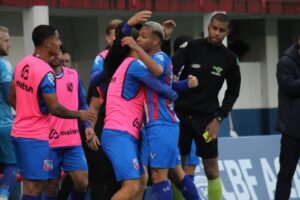 Carlos Renaux vence Blumenau e reassume a vice-liderança da Série B