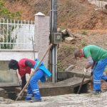 Mutirão de limpeza de bocas de lobo é realizado no Bairro São Pedro