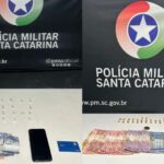 Tráfico de drogas: PM age em Cordeiros e Cidade Nova e prende suspeitos em Itajaí