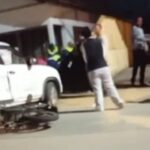 VÍDEO: Motociclista sofre traumatismo craniano e motorista apresenta dores no abdômen em Brusque