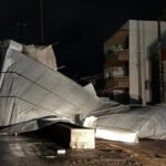 Cidade catarinense decreta emergência após tempestade devastar construções