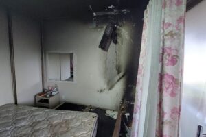Casal de idosos escapa ileso após incêndio em residência no bairro Escola Agrícola, em Blumenau