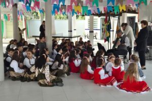 Escola de Pedras Grandes realiza homenagem aos 150 anos da imigração italiana em SC