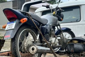 Condutor é preso em flagrante por usar placa adulterada e trafegar sem habilitação em Brusque