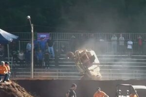 Vídeo mostra capotamento de gaiolas neste sábado na Fenajeep 2025