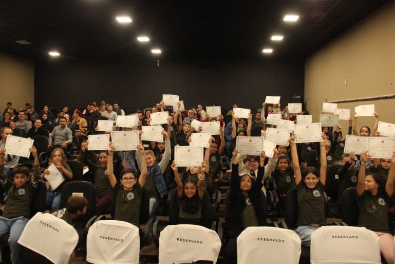 Fundema e Secretaria de Educação formam alunos em projeto de educação ambiental