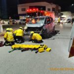 Colisão frontal deixa motociclista ferido e condutor de carro foge do local em Gaspar