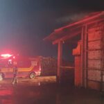 Incêndio atinge olaria e mobiliza bombeiros em Canelinha (SC)