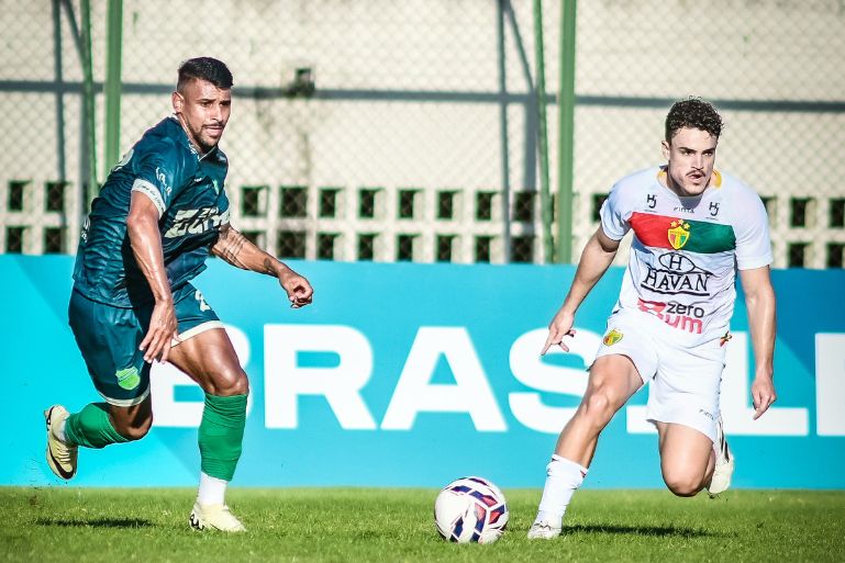 Com dois gols de cabeça, Brusque perde de virada para o Floresta pela Série C