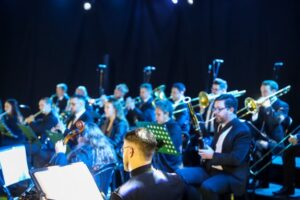 Concerto celebra 10 anos da Orquestra Municipal de Guabiruba com casa cheia e homenagens