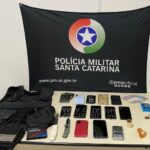 Polícia prende grupo por tráfico e roubo em bairro de Blumenau