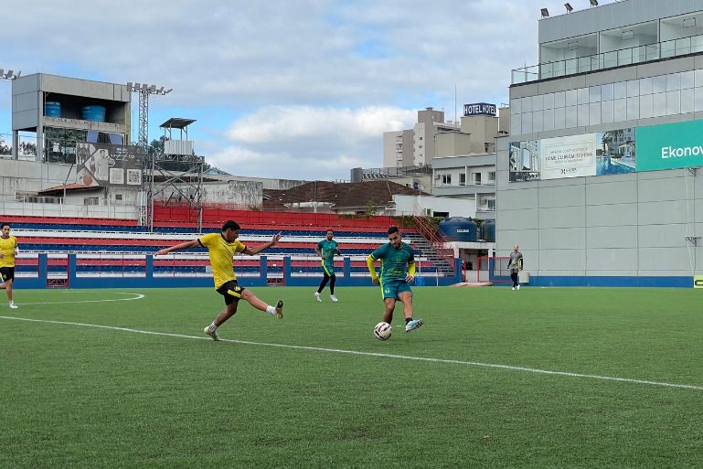 Brusque FC realiza amistoso com o Sub-20 no estádio Augusto Bauer