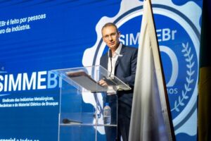 Alexandre Zen é reeleito presidente do SIMMEBr