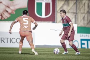 Carlos Renaux e Camboriú vão decidir a Série B do Catarinense 2025