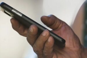 Câmara aprova projeto contra adultização de crianças nas redes sociais
