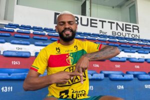 Brusque FC anuncia a contratação do lateral esquerdo Ailton Santos