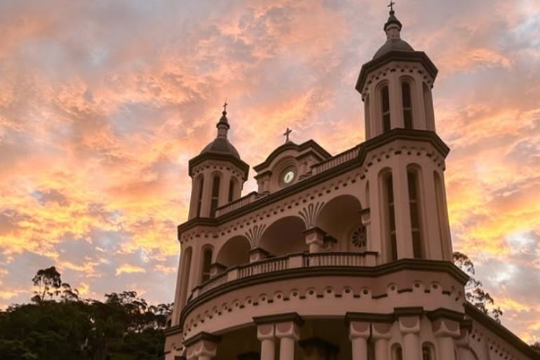 Festa de Nossa Senhora de Azambuja celebra fé, tradição e 75 anos do Morro do Rosário