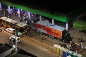 Caminhão da equipe de Diego & Victor Hugo atropela pessoas durante evento em Goiás