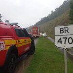 Mulher fica ferida após saída de pista na BR-470, em Gaspar