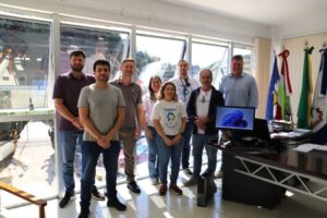 Secretaria de Meio Ambiente de Guabiruba recebe computador recondicionado pelo IMA