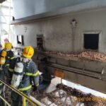 Incêndio atinge silo de empresa em Gaspar e mobiliza Bombeiros