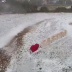 VÍDEO: Chuva de granizo deixa paisagem branca e causa estragos em Castro (PR)