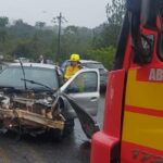 Colisão entre carros em Blumenau deixa quatro pessoas feridas