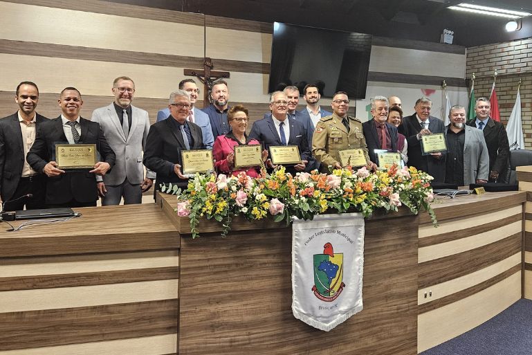 Câmara entrega títulos de Cidadãos Honorários na passagem dos 165 anos de Brusque