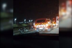 Colisão entre carro e moto deixa motociclista ferido na Av. Beira Rio, em Brusque