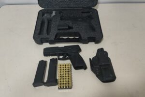 GASPAR: PM apreende pistola e munições após vídeo circular em grupo com menores