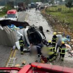 Colisão deixa motorista preso às ferragens na Rod. Jorge Lacerda, em Ilhota (SC)